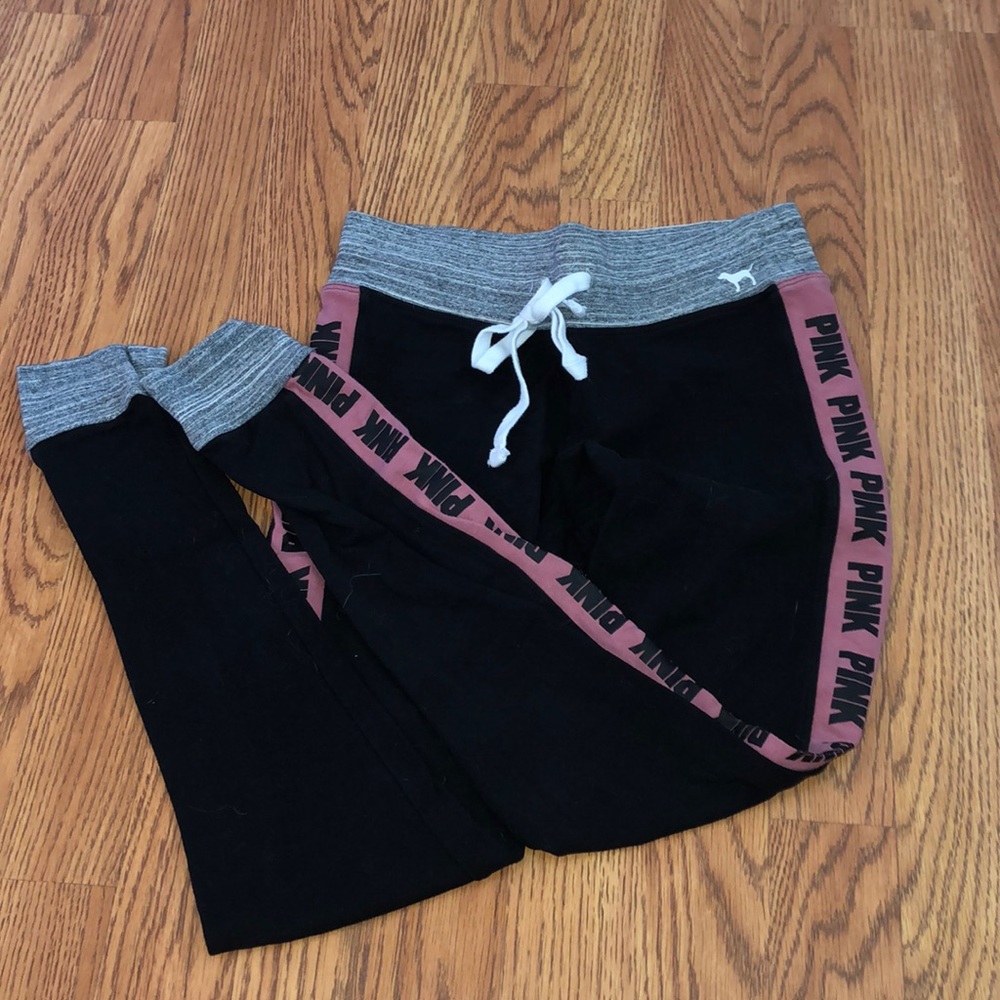 PINK yoga leggings